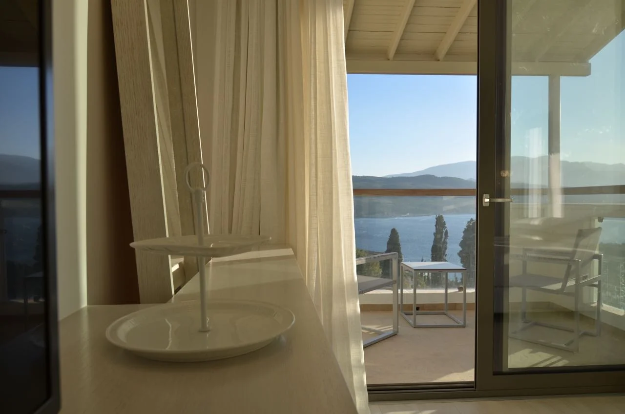Deluxe Sea View bathroom