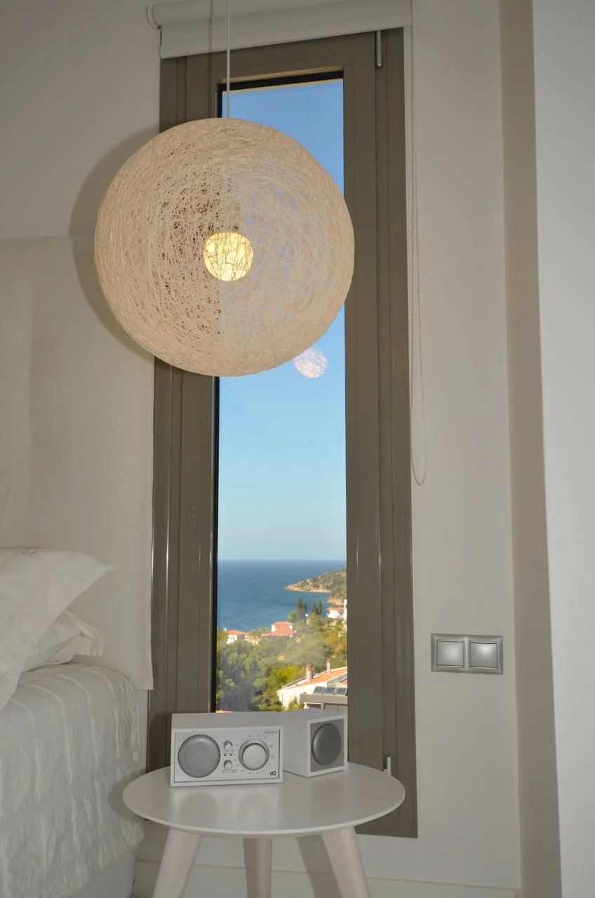 Deluxe Sea View room interior