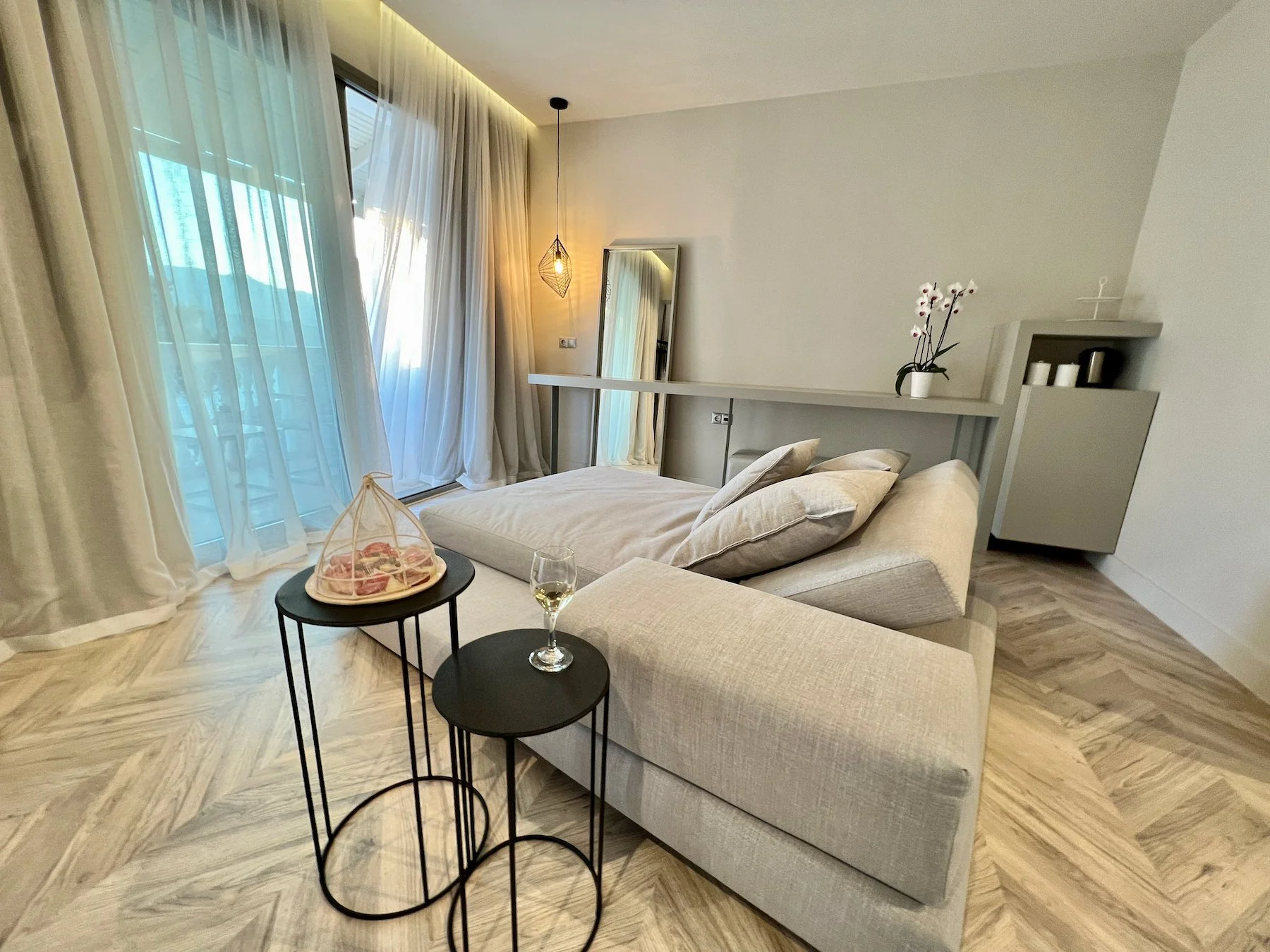 Luxury Grand Suite kitchenette